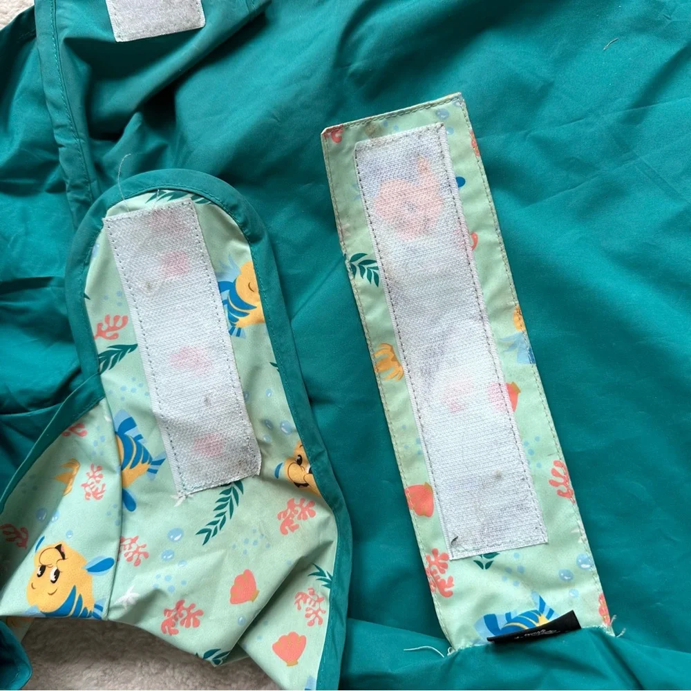 Disney X Chewy | Lightweight Flounder Print Dog & Cat Raincoat | Size Large